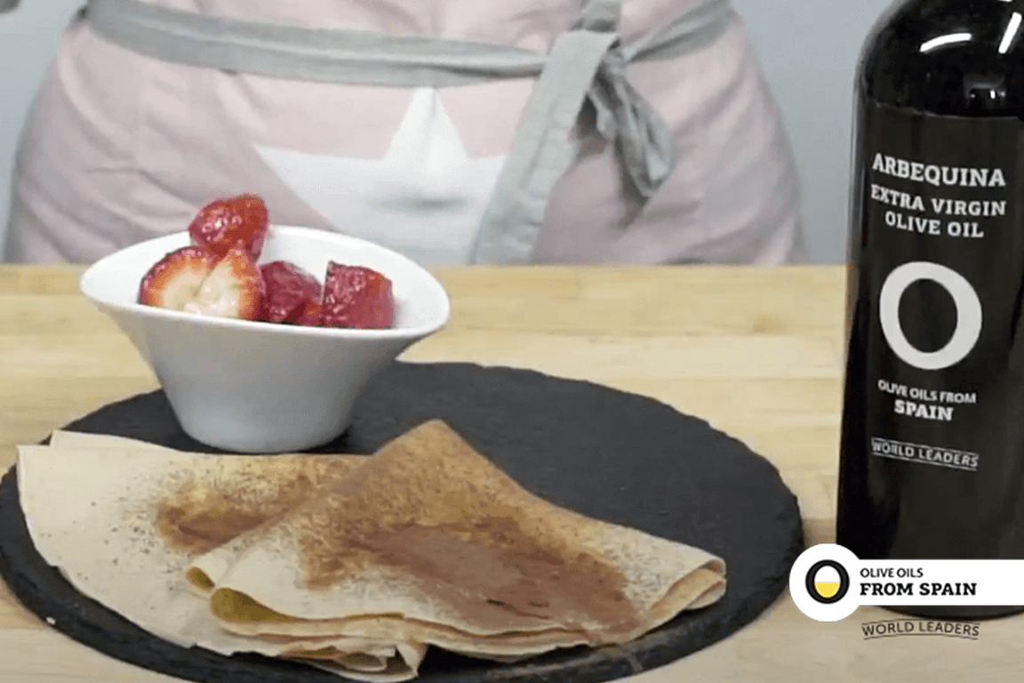 Crepes with spiced strawberries - Olive Oils from Spain