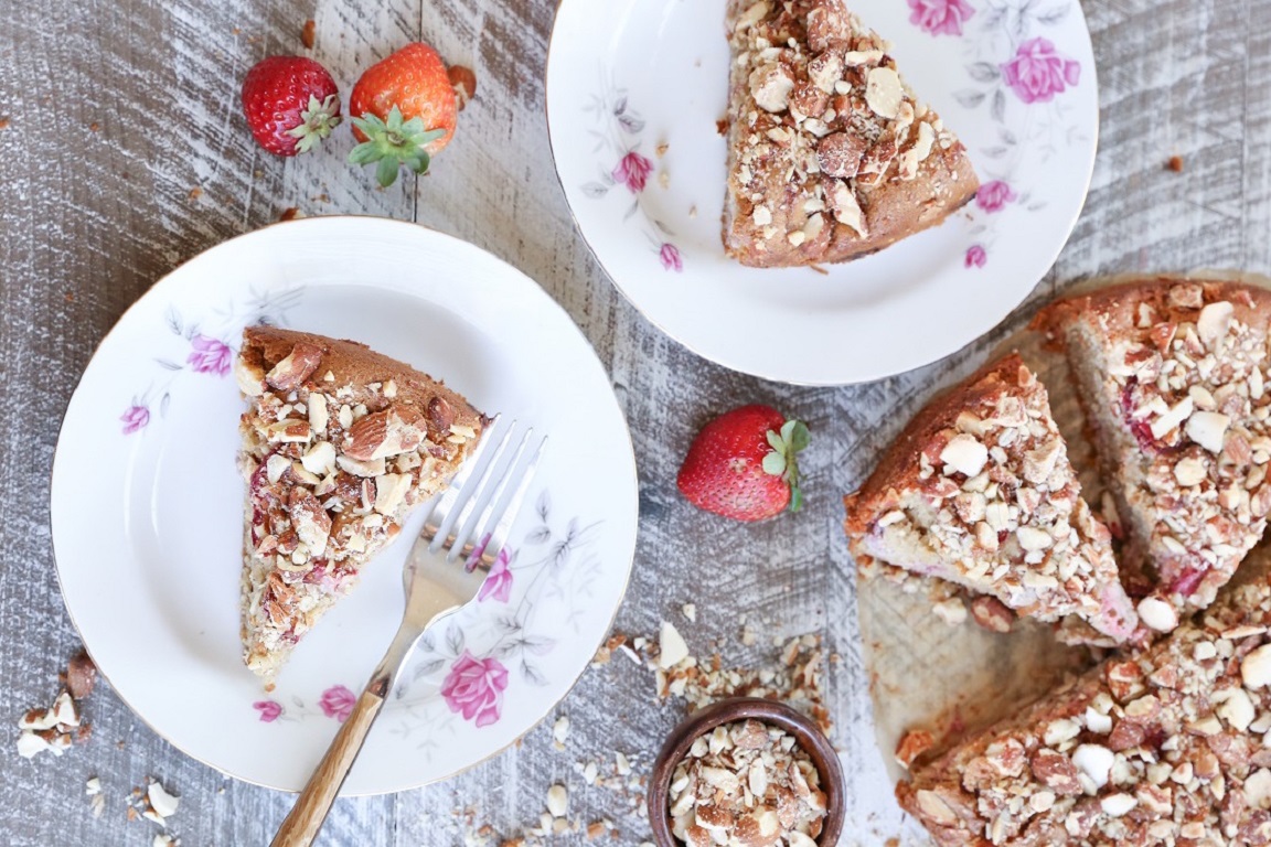 Strawberry breakfast cake recipe - Olive Oils from Spain