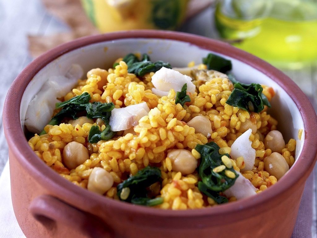 Rice casserole with spinach, chickpeas and cod - Olive Oils from Spain