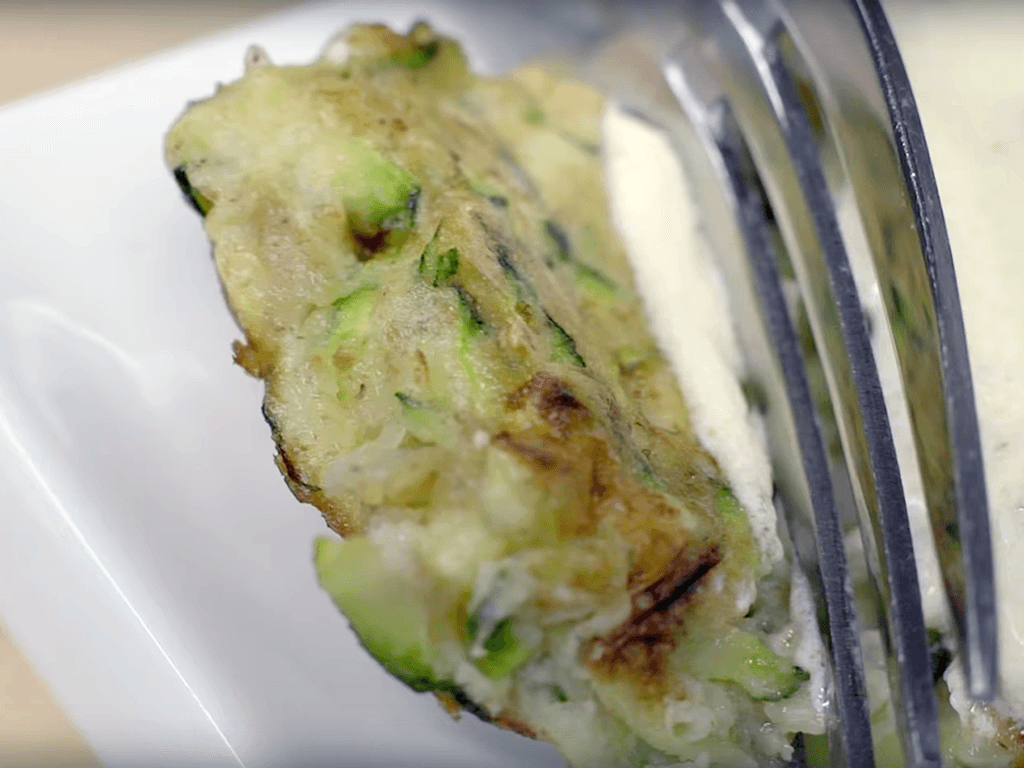 Zucchini fritters with yogurt sauce - Olive Oils from Spain